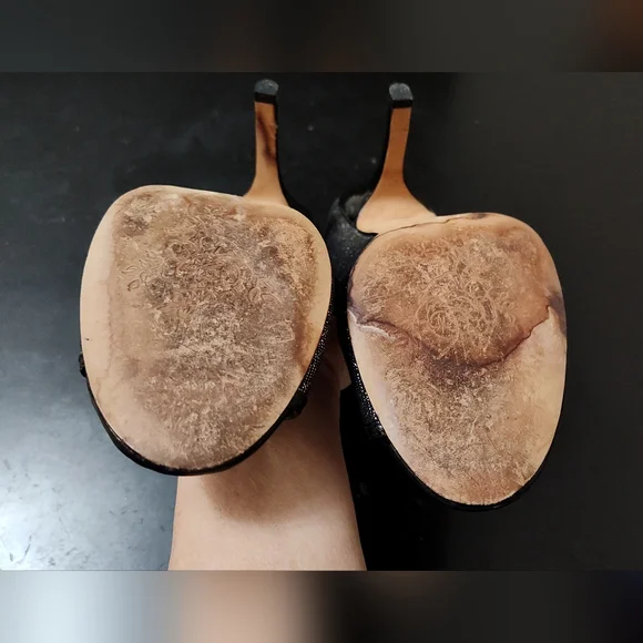 White House Black Market peep toe heels - Picture 5 of 11